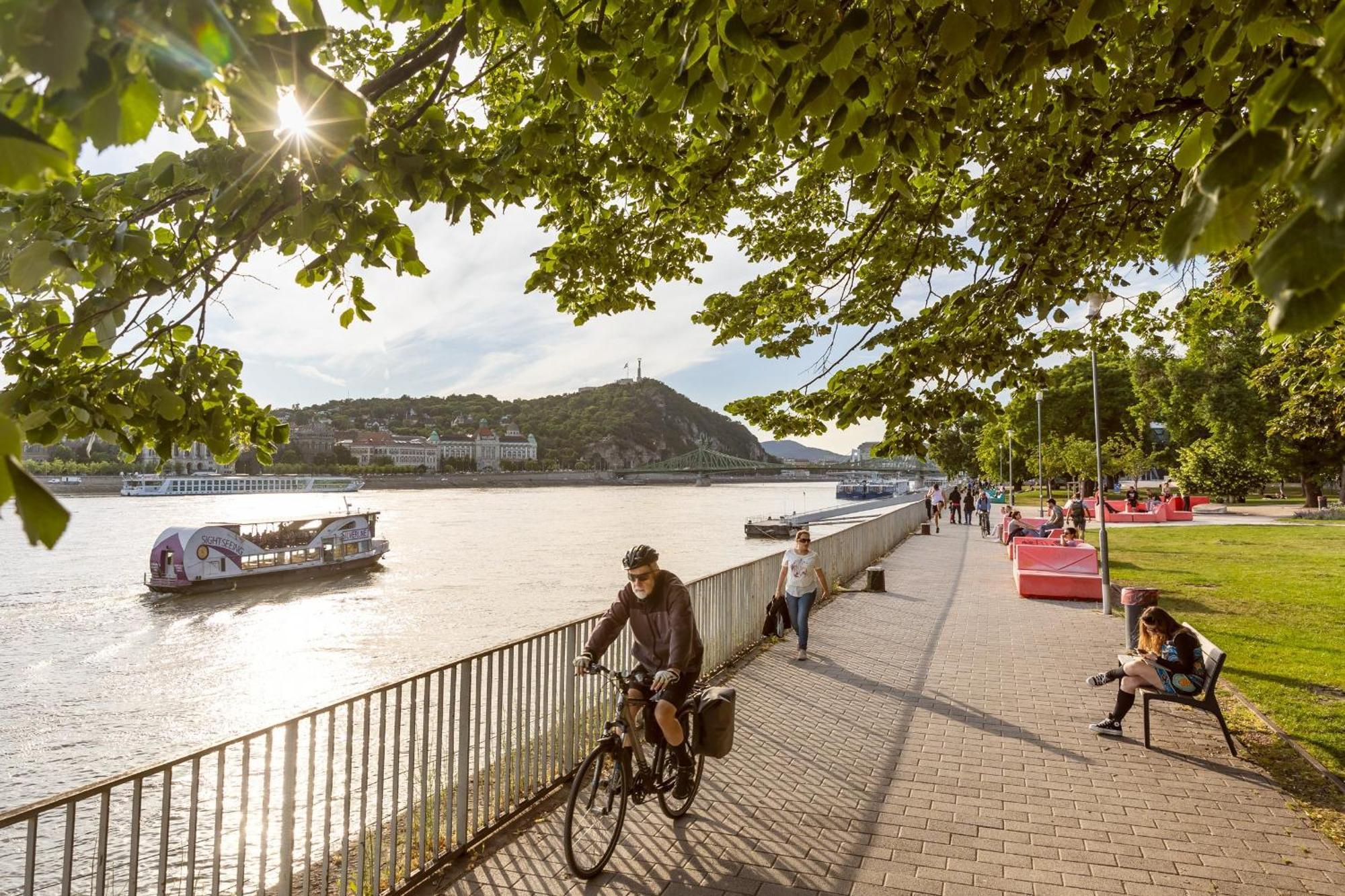 Verno House Budapest, Vignette Collection By Ihg Zewnętrze zdjęcie The Rhine promenade